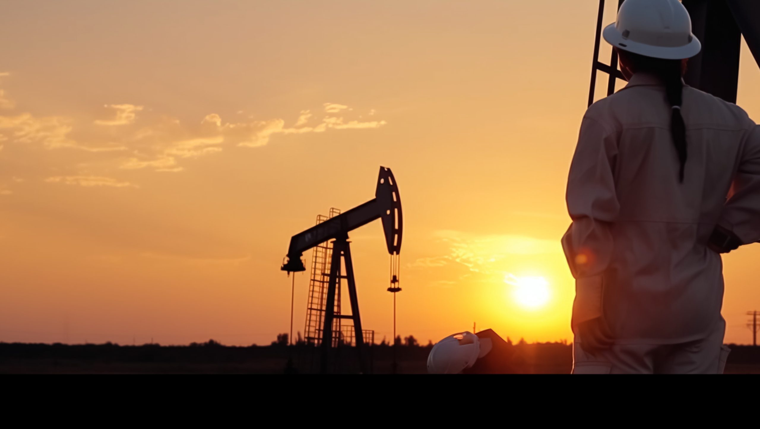 Worker and oil rig in sunset, created with Generative AI technol
